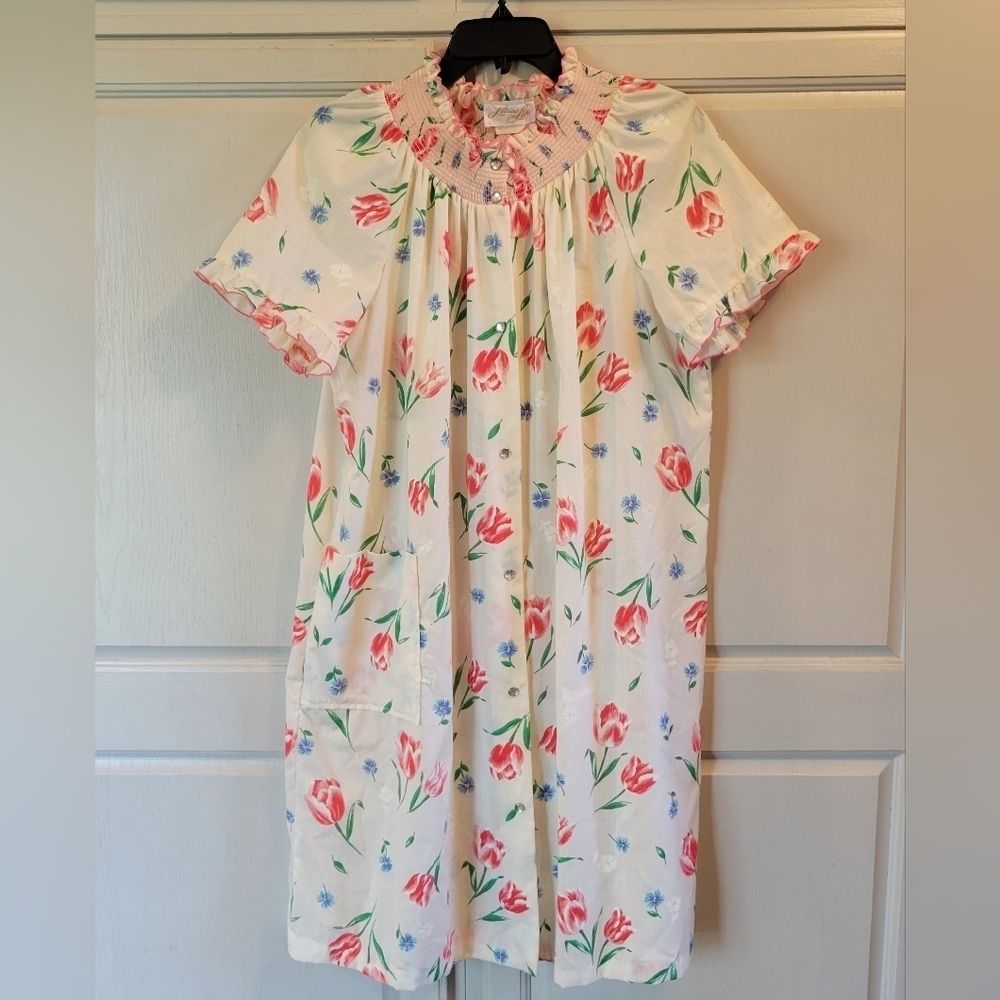 Vintage Leisure Life Floral Robe Nightgown House Coat